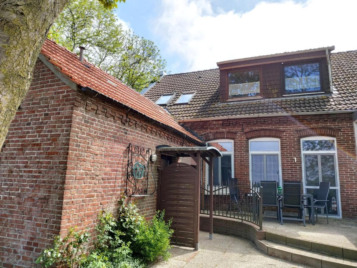 ブットヤーディンゲンAlte Schule Waddensアパートメント エクステリア 写真